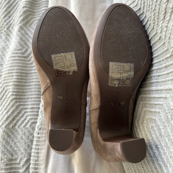 New Heeled Ankle Boots - Picture 7 of 8